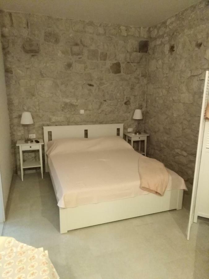Apartment Iris ตราสนิสเซ ภายนอก รูปภาพ