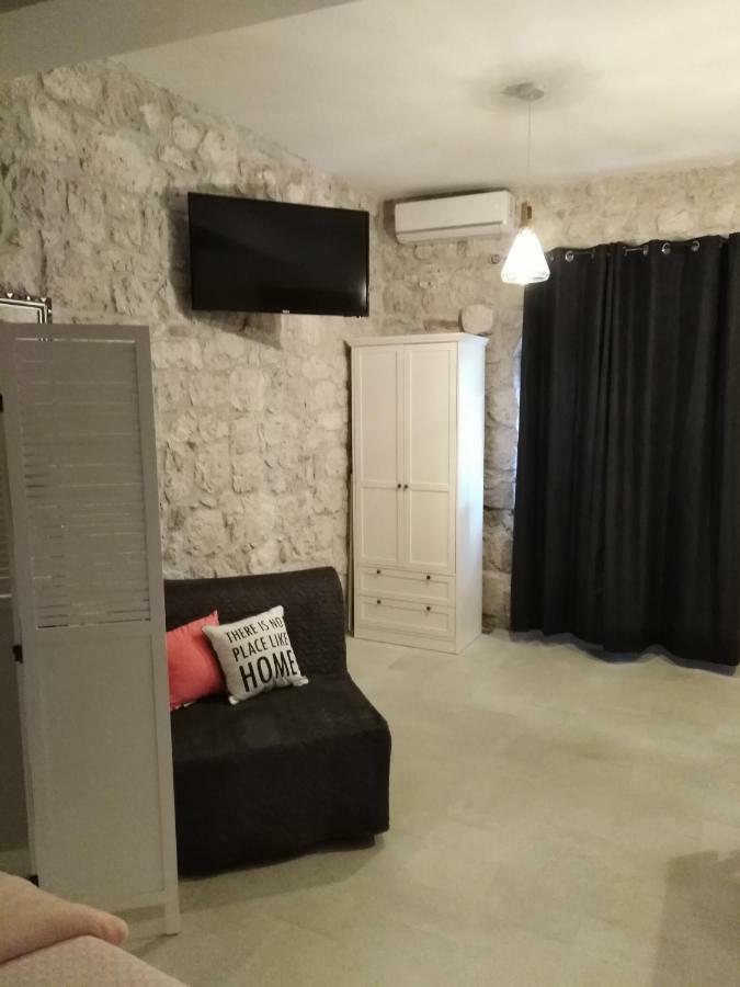 Apartment Iris ตราสนิสเซ ภายนอก รูปภาพ